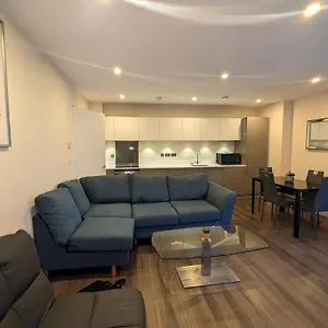 2 Bedroom Flat Cambridge (Cambridgeshire)